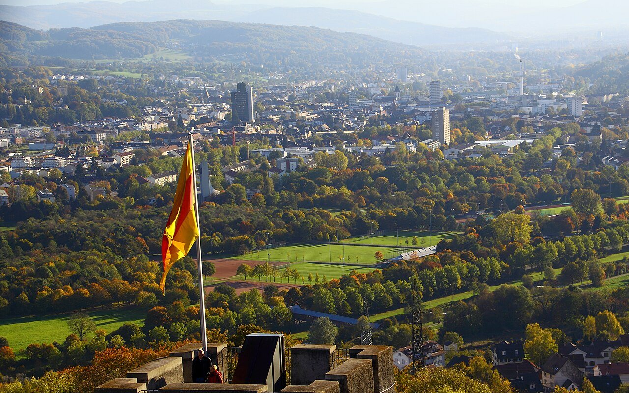 Blick über die Stadt Lörrach und die Umgebung